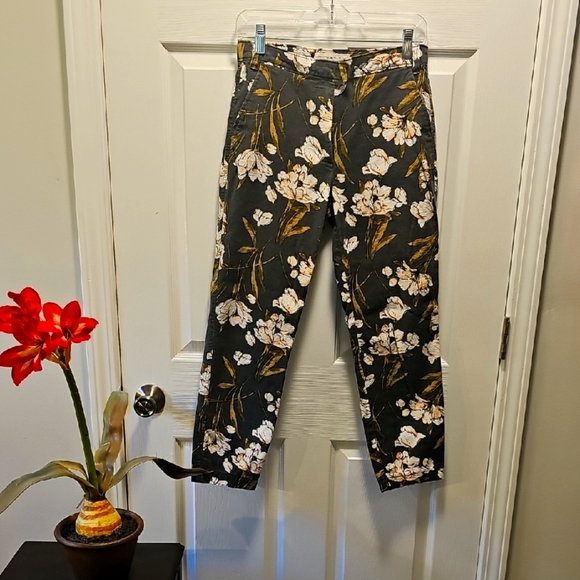 Abercrombie & Fitch Floral Ankle Pants - Black and White - Picture 1 of 5